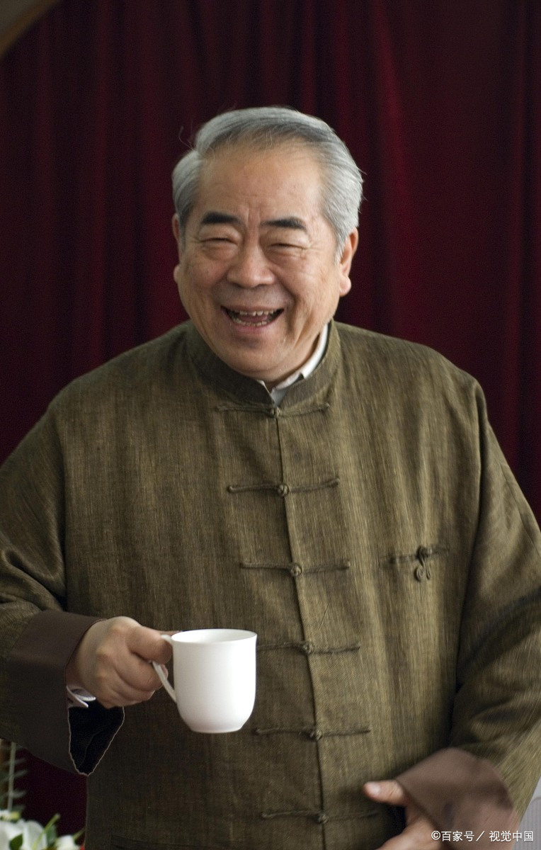 画家范增娶年轻妻子，为何网上会出现一片骂声？